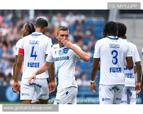 勒阿弗尔主场迎战欧塞尔双方争夺关键三分的激烈对决 勒阿弗尔主场迎战欧塞尔双方争夺关键三分的激烈对决